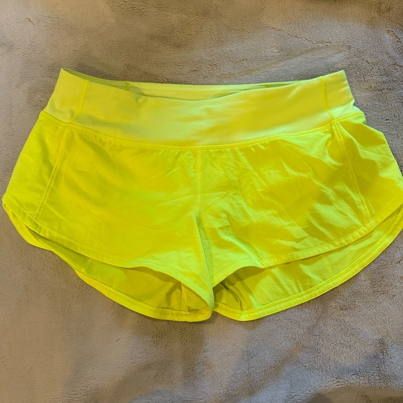 Lululemon Speed Up Yellow Short 2.5" - Picture 7 of 7